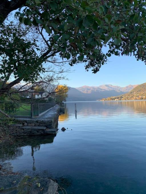 אורטה סאן ג'יוליו Villa Giardino Con Pontile Sul Lago D'Orta In Riva מראה חיצוני תמונה